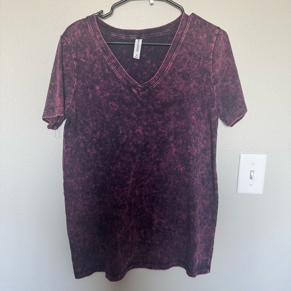 Zenana Outfitters Short Sleeve Marbled Tee in Pink Size Medium